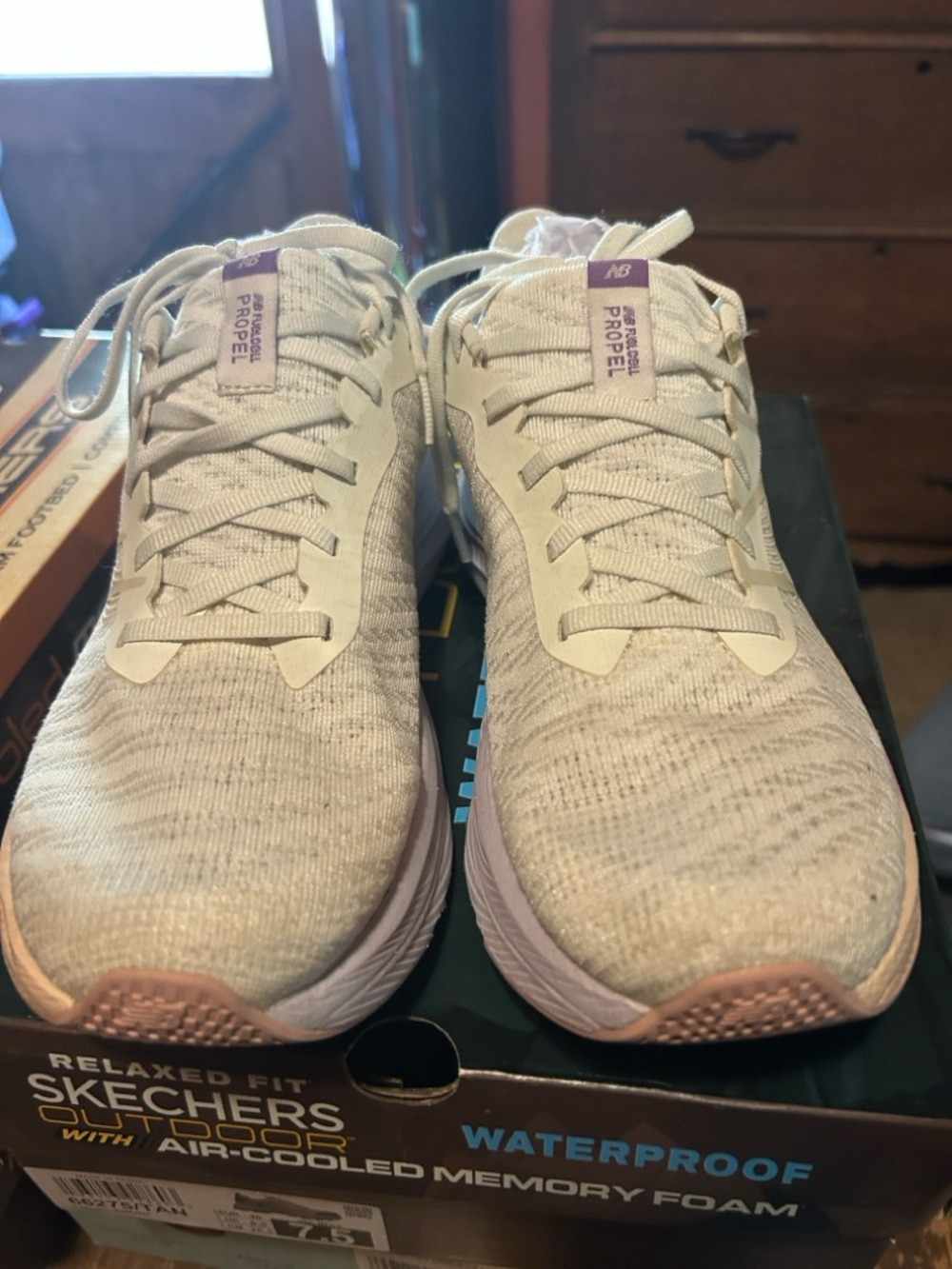New balance Women’s fuel cell Lightweight Lace-Up Sneakers in white pink/purple